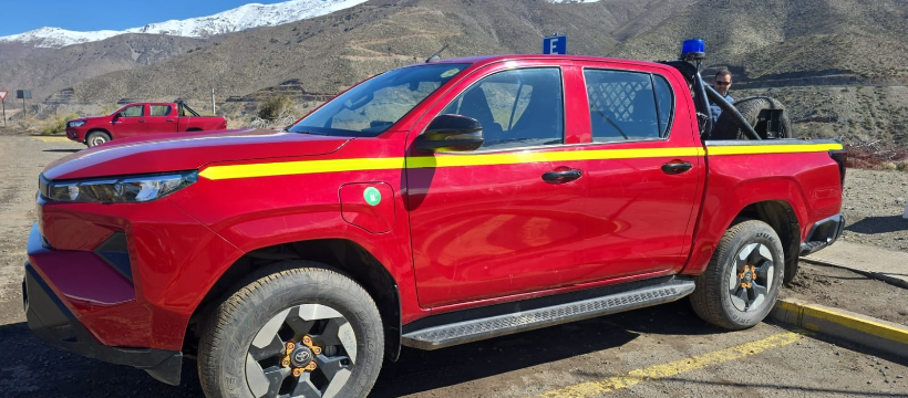Gerencia de Servicios de Soporte a la Operación incorpora camioneta Toyota totalmente eléctrica para pruebas en faena